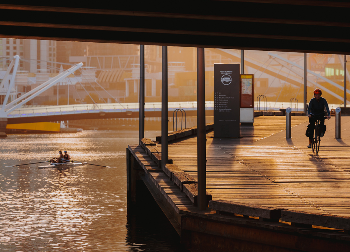 A HOME SHAPED BY THE WATER Image